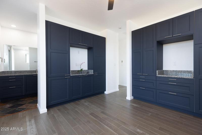 2943 E Lookout Ln (27)