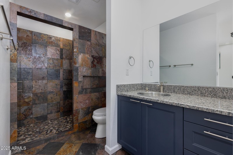 2943 E Lookout Ln (34)