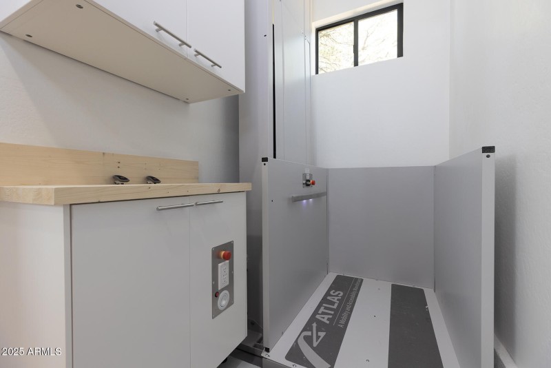 2943 E Lookout Ln (36)