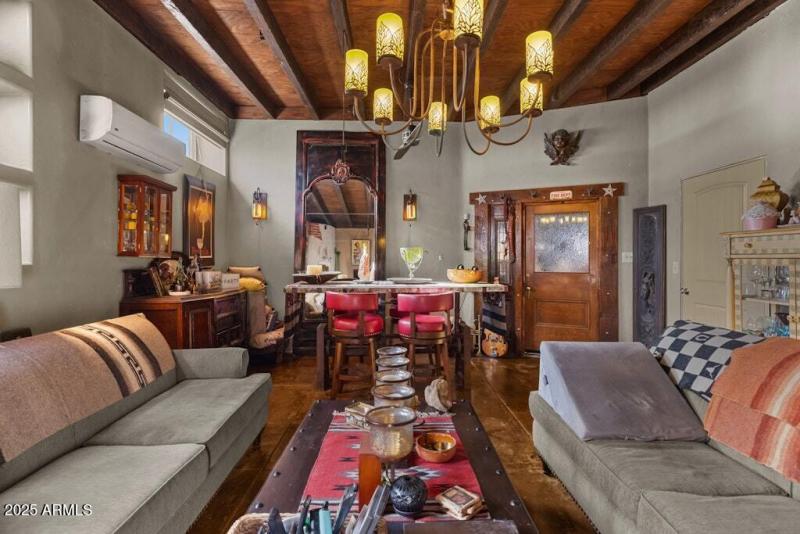 Jonas - Daytime Bisbee (84)