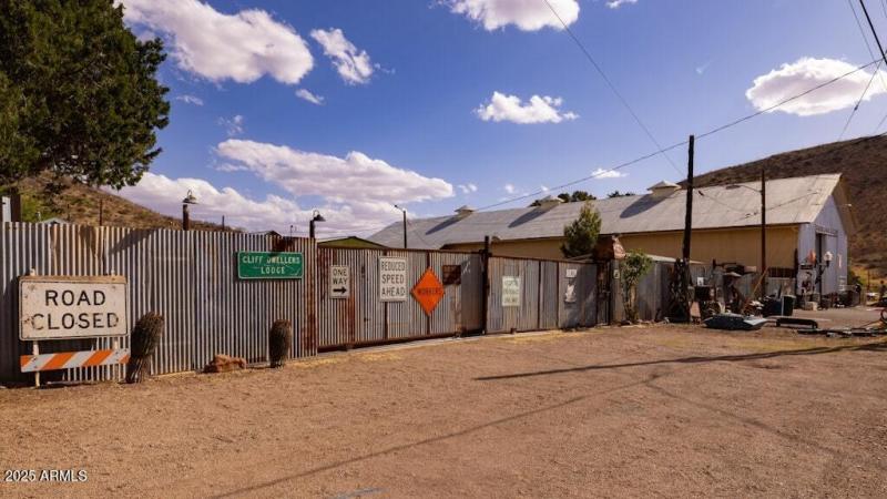 Jonas - Single - Bisbee (1)