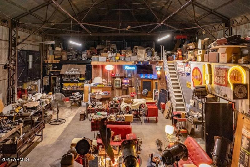 Jonas - Single - Bisbee (1)-2