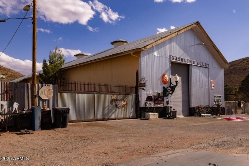 Jonas - Single - Bisbee (2)