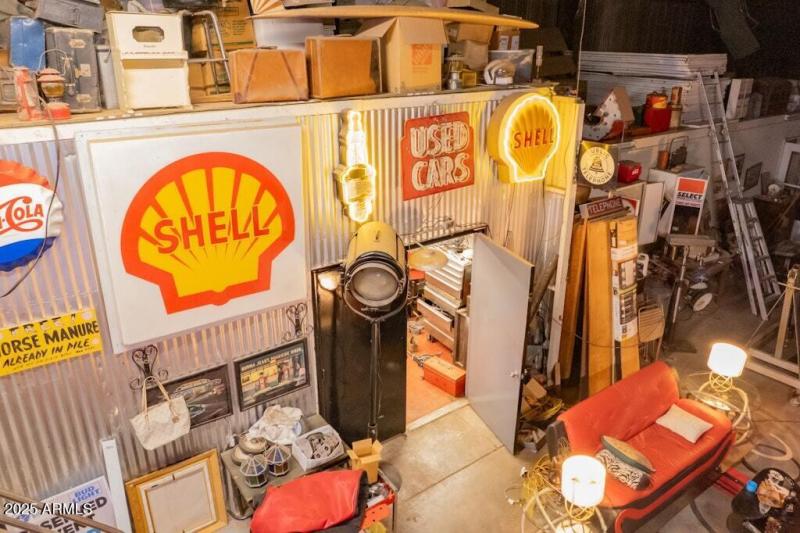 Jonas - Single - Bisbee (3)