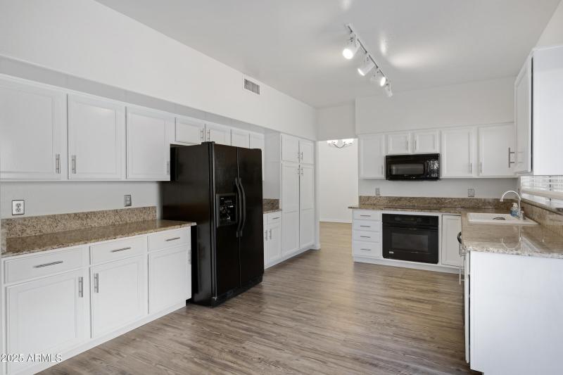 1248 E Briarwood Terrace-17