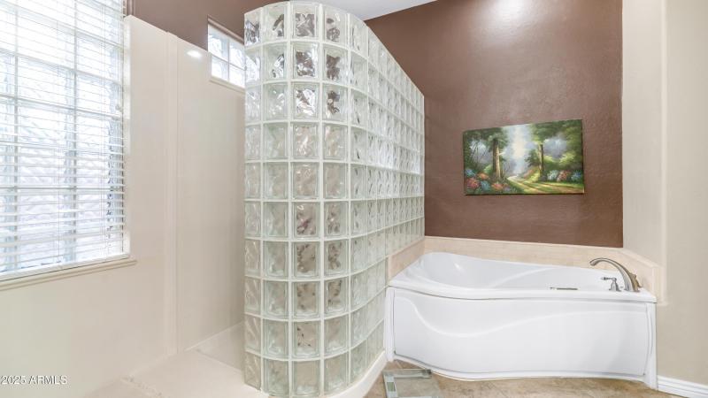Large Walk-in Shower and Soaking Tub31