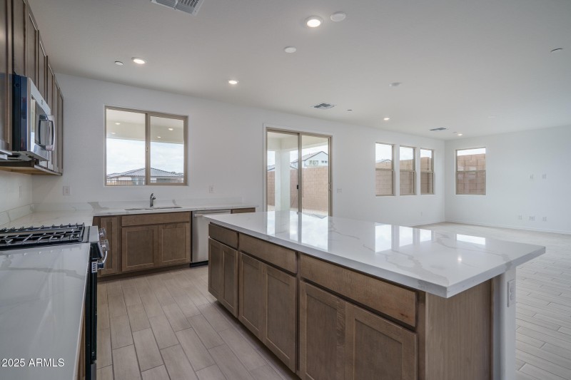 8) KITCHEN