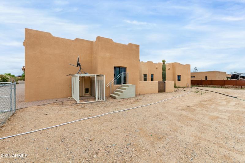 Desert-Facing Side Elevation