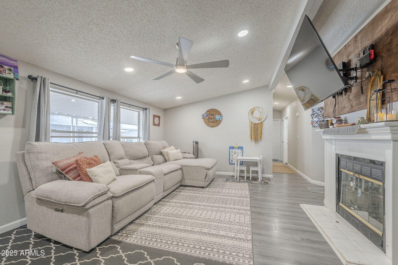 10-web-or-mls-Hawes-10