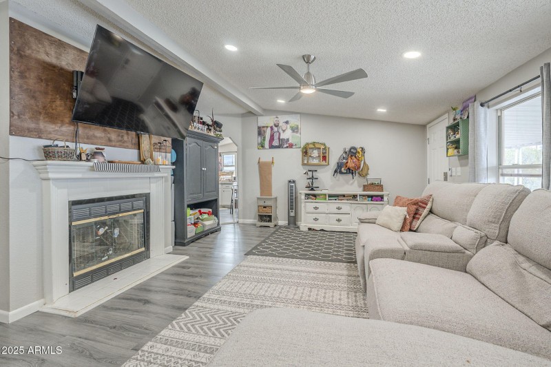 12-web-or-mls-Hawes-12