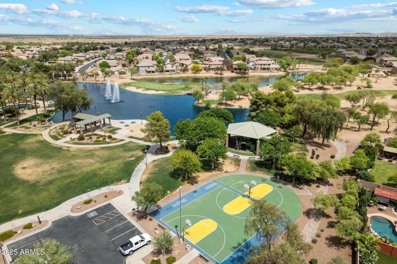 Park, Golf, Lake, Playground and MORE!