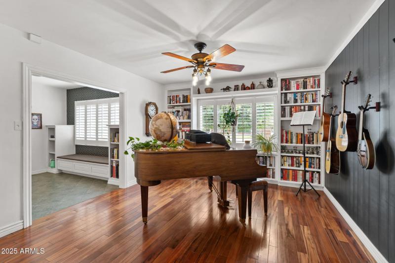 710 E Hayward Ave, Phoenix 85020