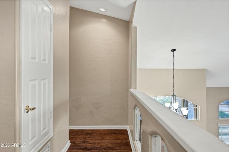 Upstairs hallway to the bedrooms