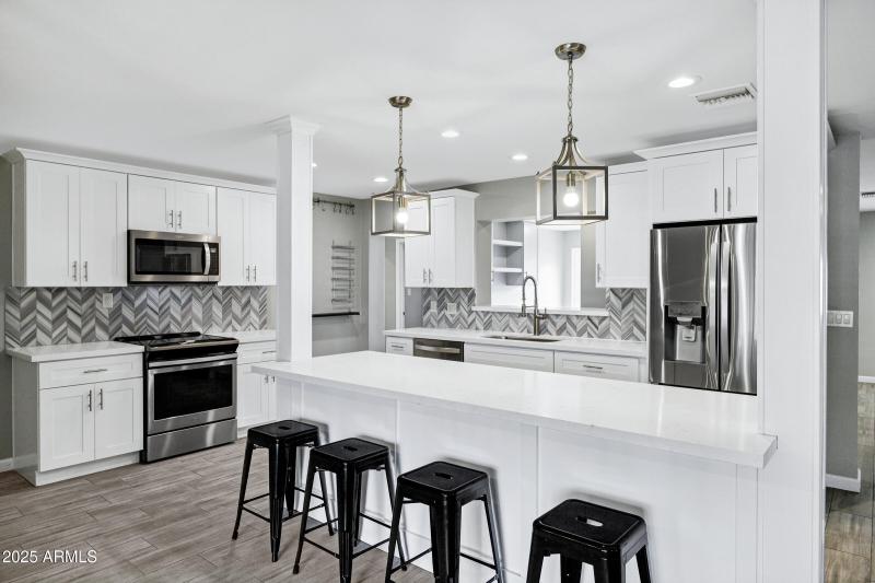 3046 E Glenrosa Ave-8