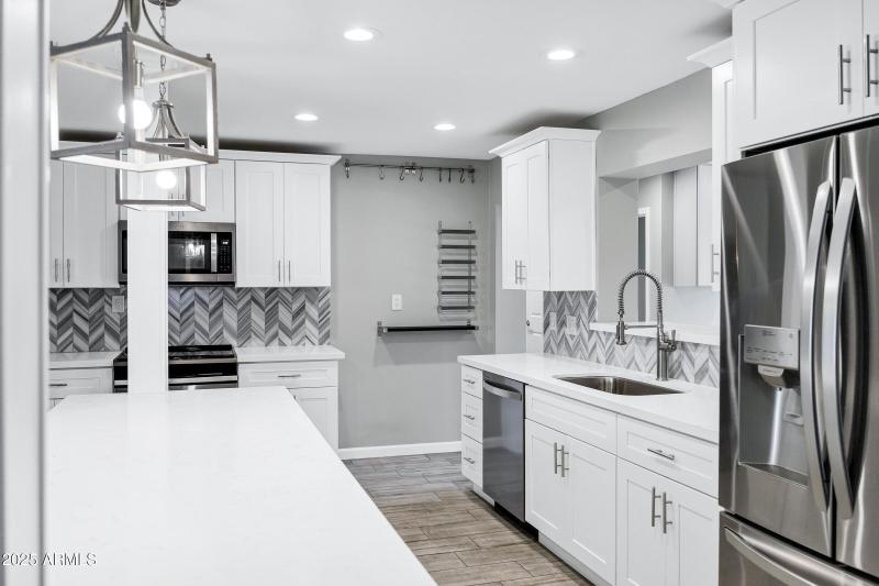 3046 E Glenrosa Ave-9