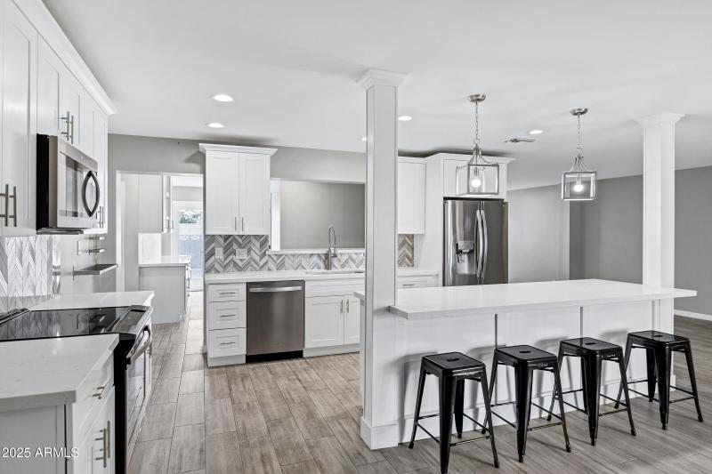 3046 E Glenrosa Ave-12