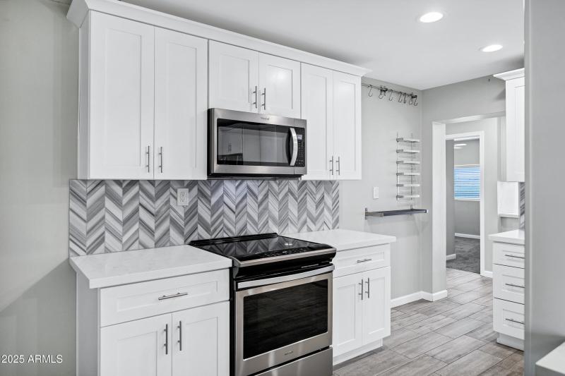 3046 E Glenrosa Ave-13