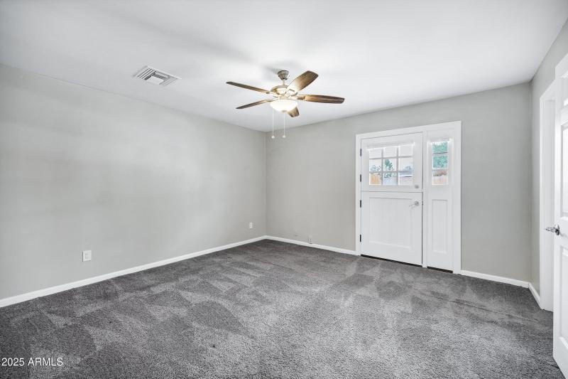 3046 E Glenrosa Ave-19