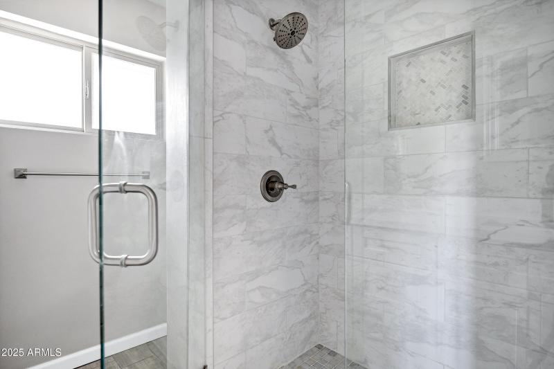 3046 E Glenrosa Ave-25