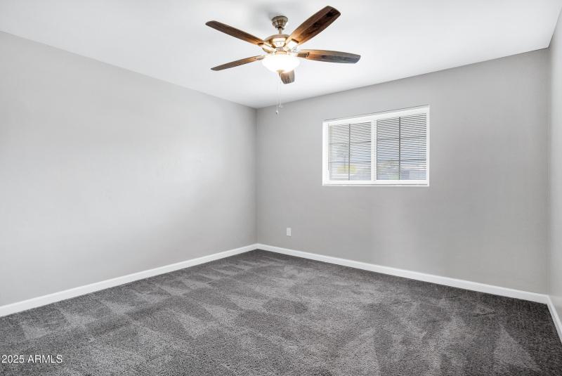 3046 E Glenrosa Ave-28