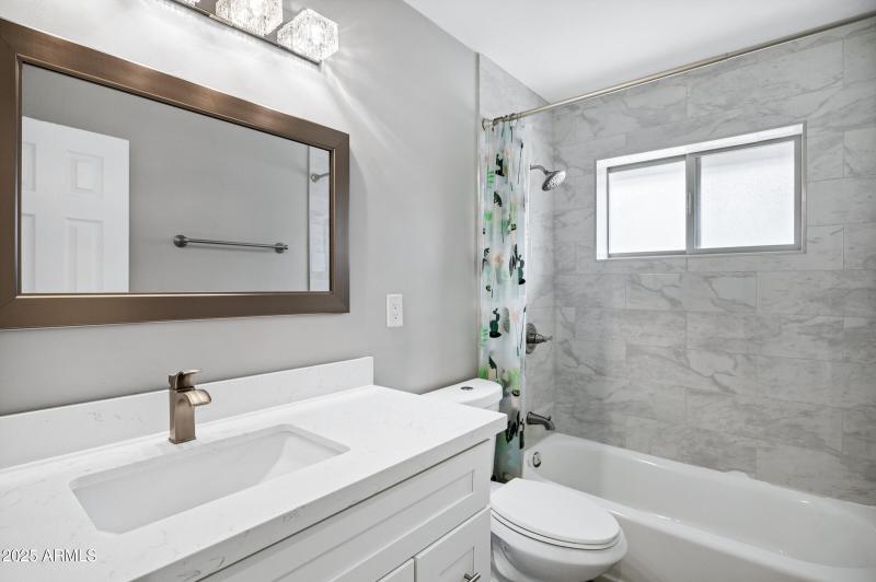 3046 E Glenrosa Ave-29