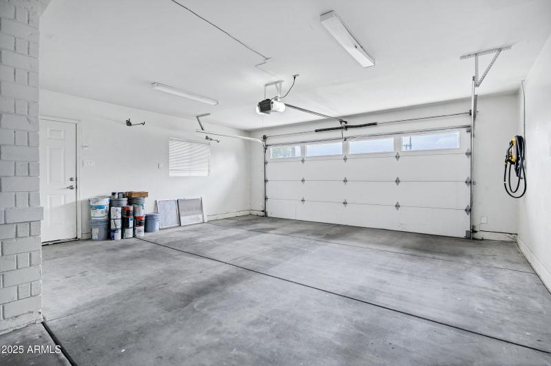 3046 E Glenrosa Ave-38