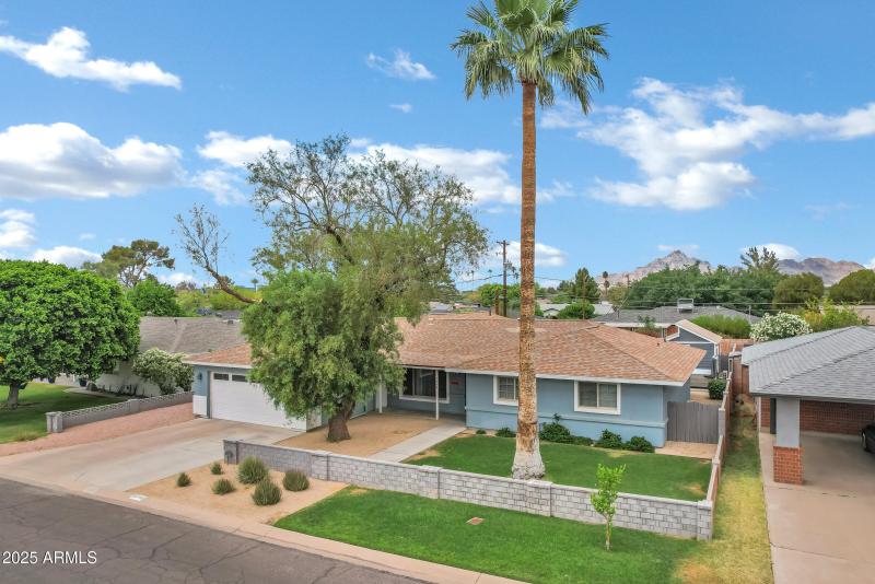 3046 E Glenrosa Ave-52