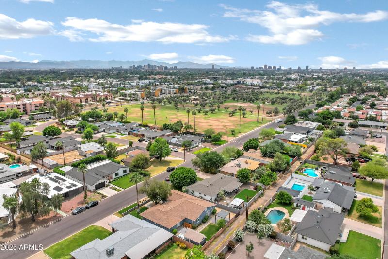 3046 E Glenrosa Ave-63