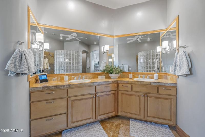 Primary Bathroom (3)