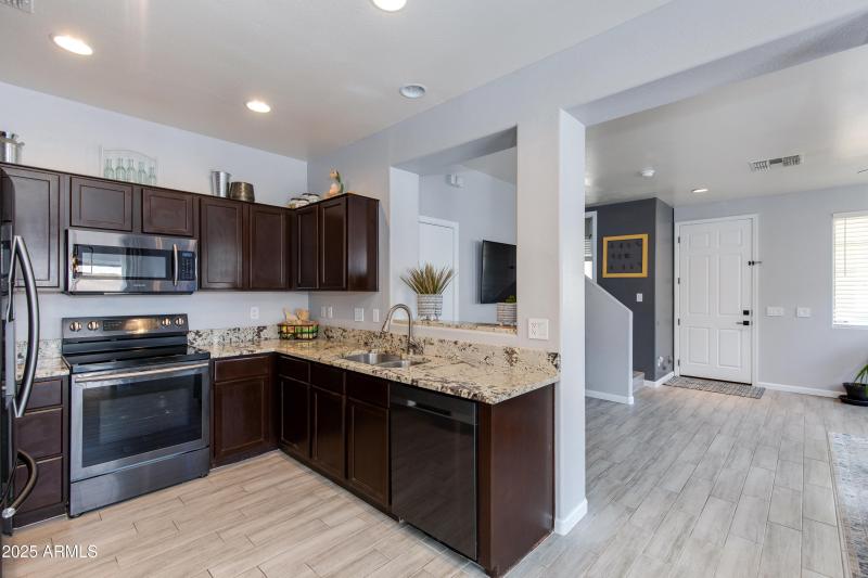 Kitchen with Granite & SS Appliances