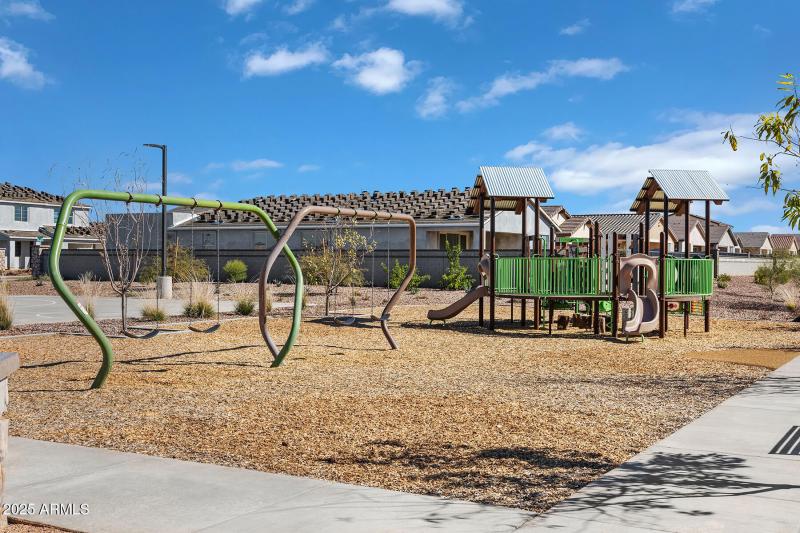 Mattamy_EmpirePointe_AmenityCenter_Playg