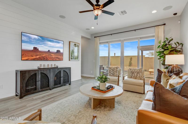 008_Tons of Natural Light