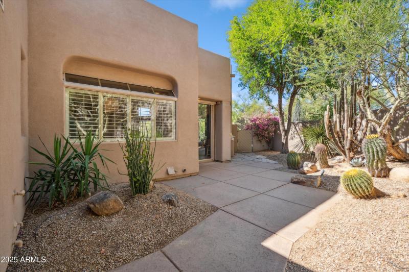 37-Desert Bloom Patio