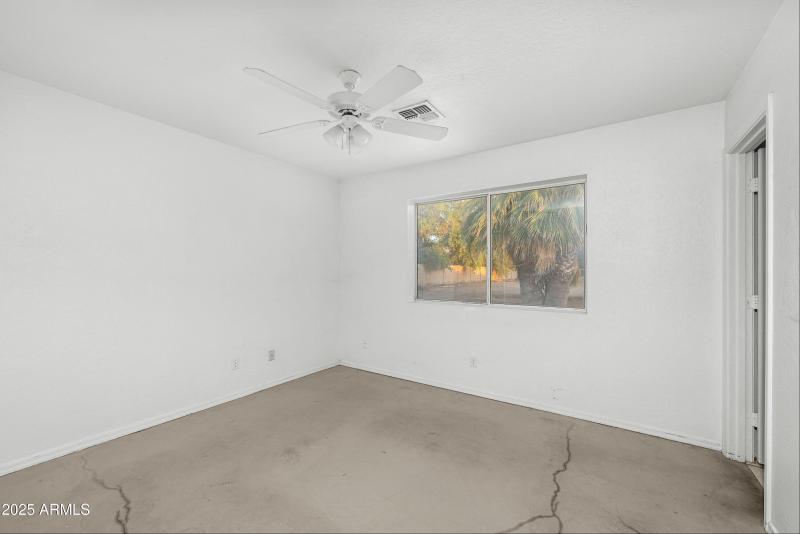 13-17707-E-Karsten-Drive-13