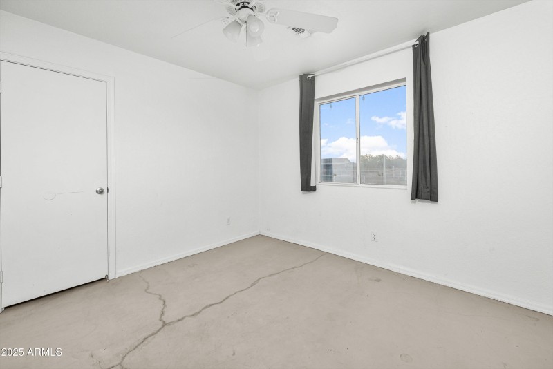 16-17707-E-Karsten-Drive-16