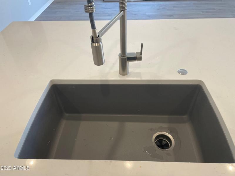 lot 239 kitchen sink