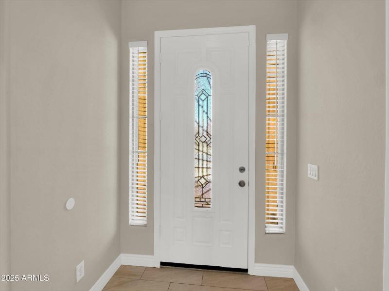 05-8854 W Augusta Avenue-5