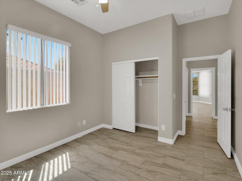 25-8854 W Augusta Avenue-25