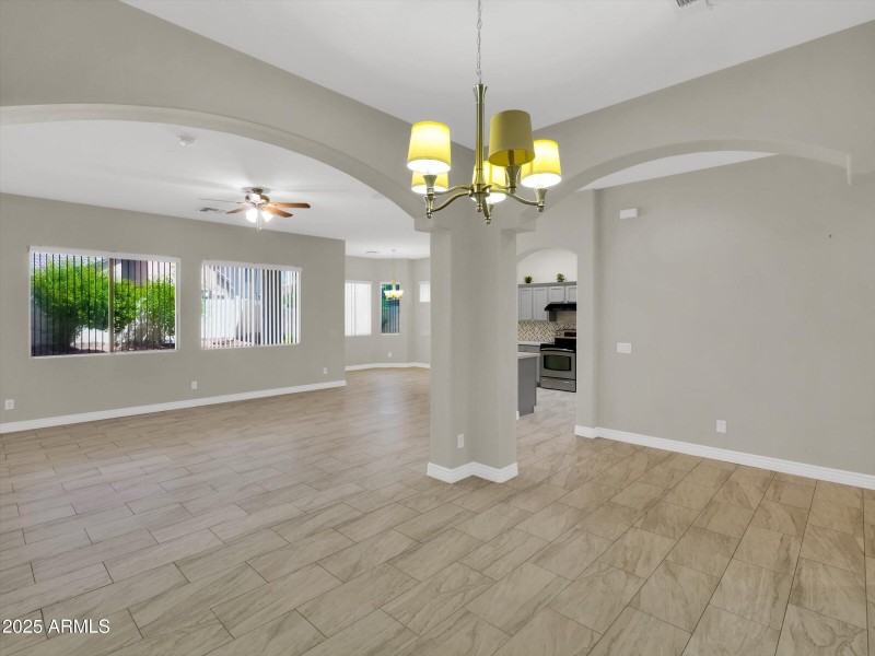 28-8854 W Augusta Avenue-28