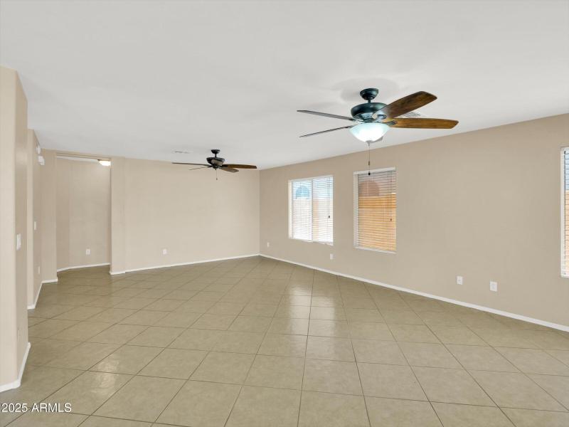 09-13620 N 82nd Lane-9