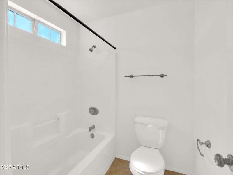 33-13620 N 82nd Lane-33