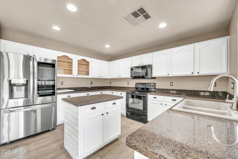 21054 N Sansom Dr-12