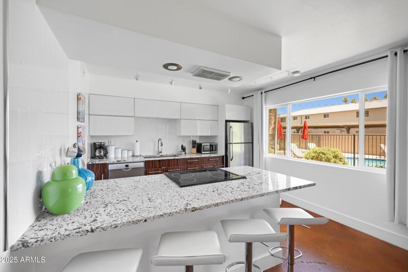 6906 E 4th St unit 4-8