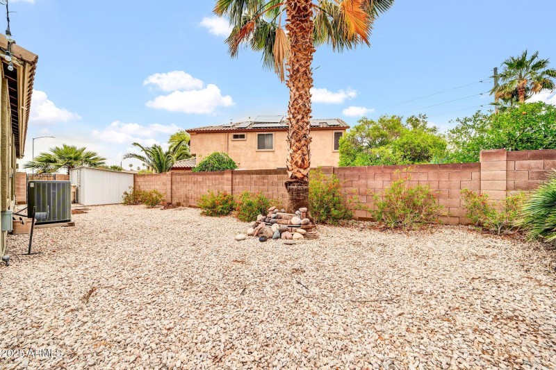 Great distance between houses