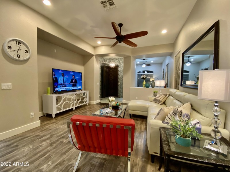 DE8755D9-63A2-4FC0-8405-7246E4DC7B8E