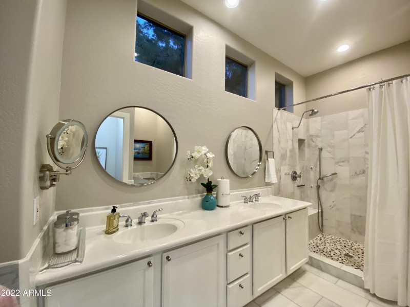 4BEC377F-6CD4-4129-B67E-2535B4581609