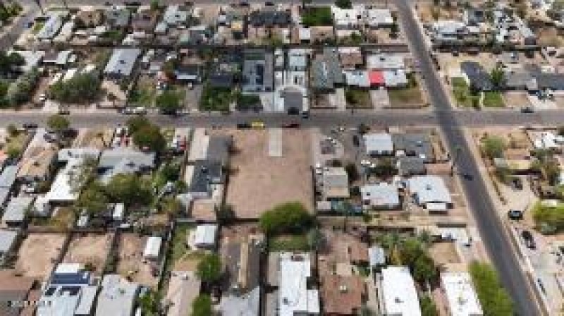 Near Thomas and 24th ST