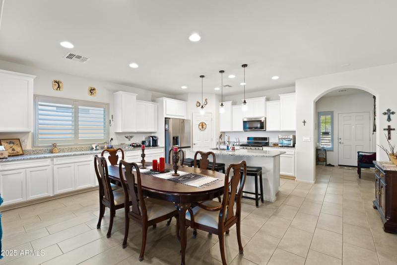 3655 N Astoria Dr-13