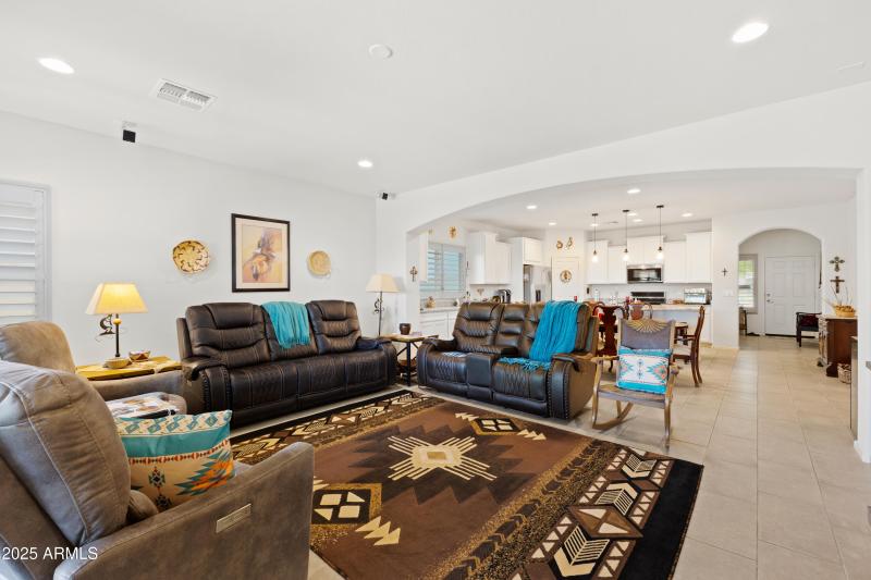 3655 N Astoria Dr-19