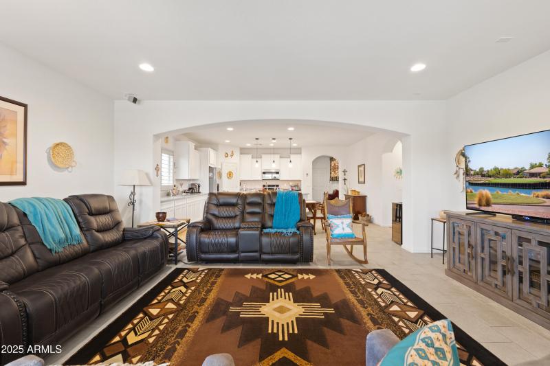 3655 N Astoria Dr-20